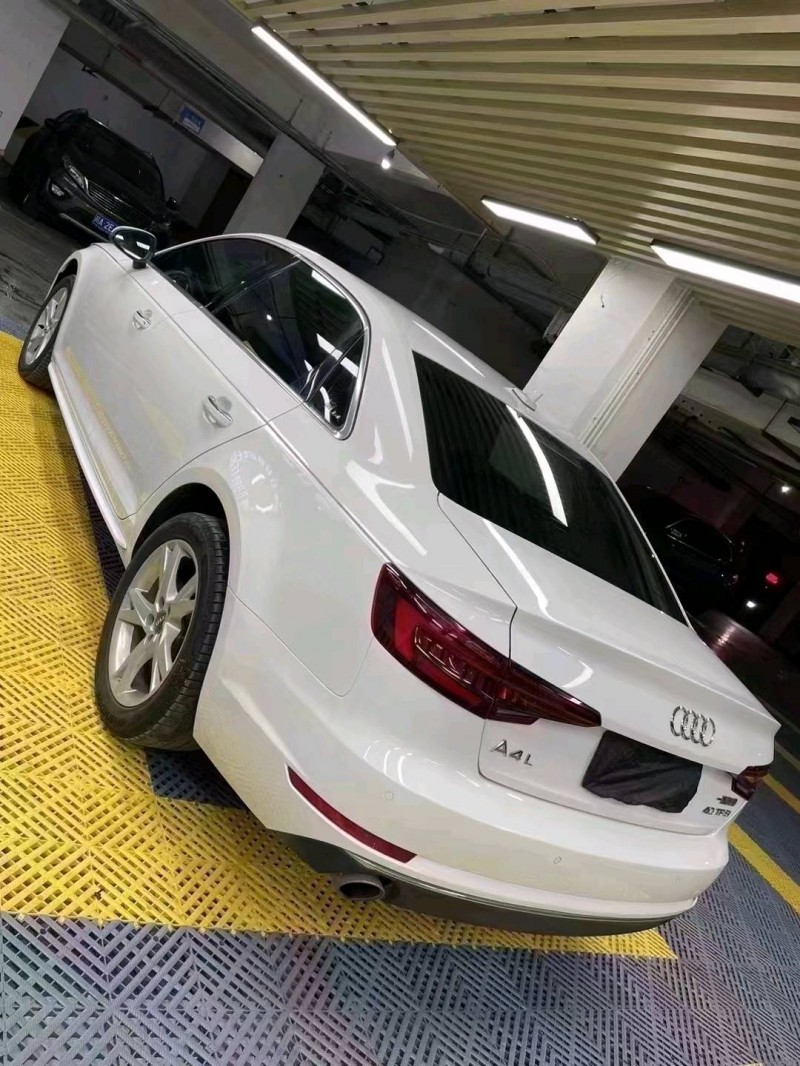 成都18年奥迪A4L4