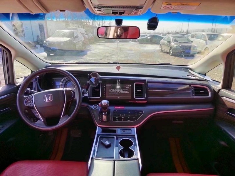 菏泽18年本田艾力绅3