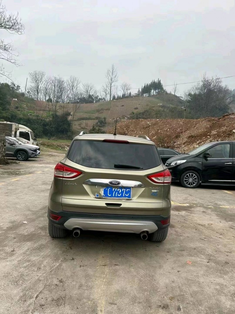 重庆13年福特翼虎4