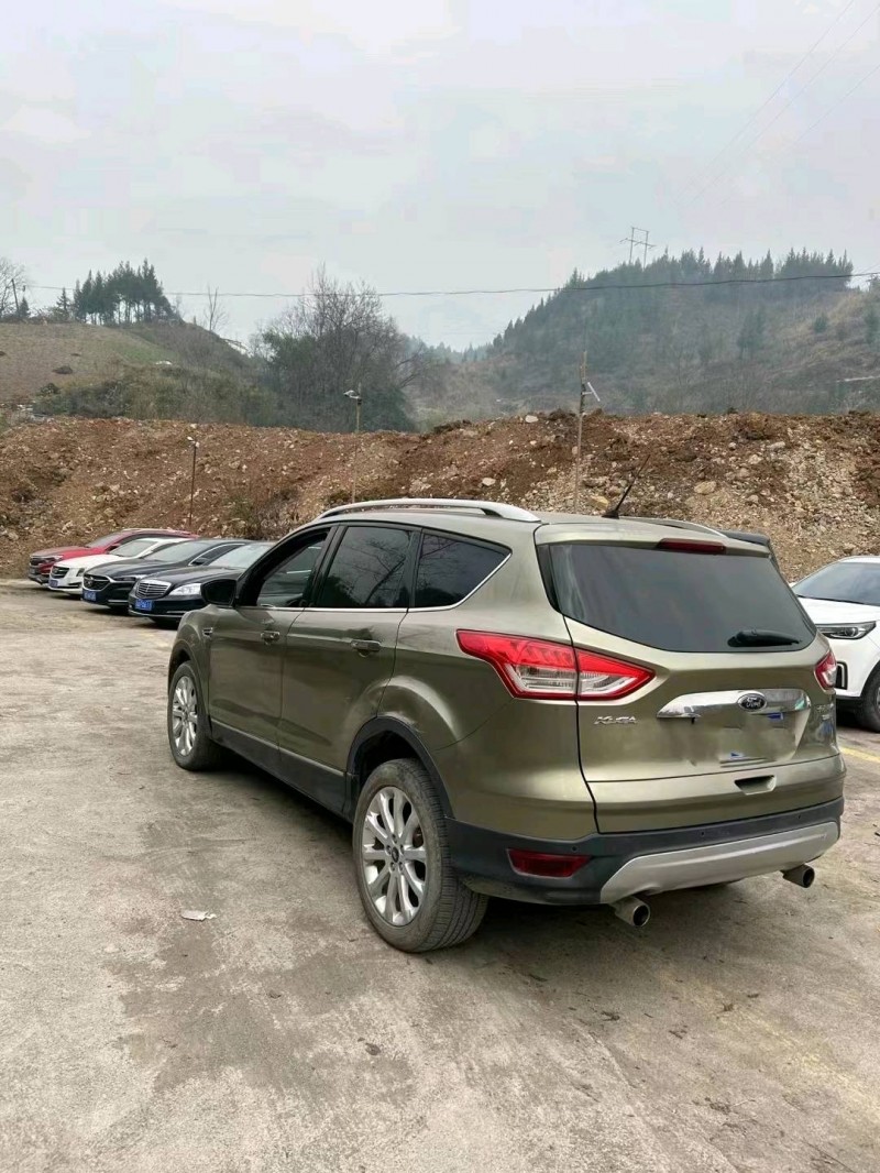 重庆13年福特翼虎7