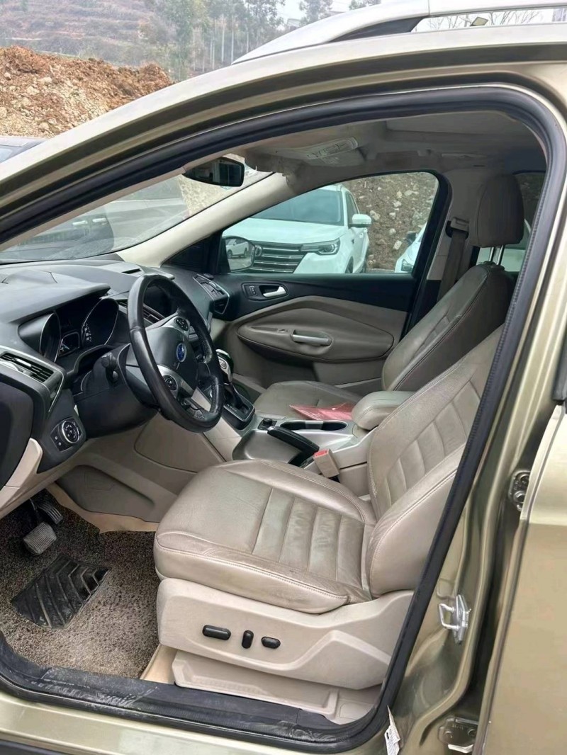 重庆13年福特翼虎8