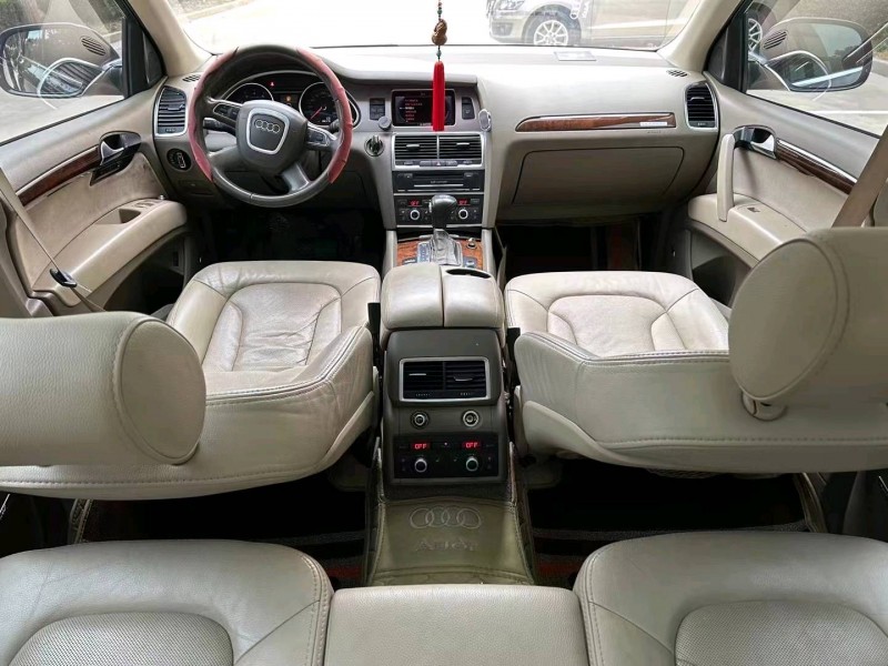 济宁11年奥迪Q75