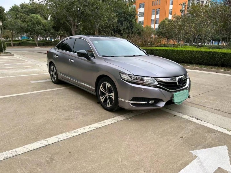 济宁15年本田思铂睿7