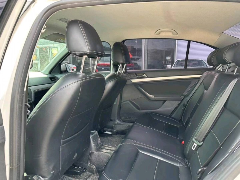 济宁21年大众朗逸6