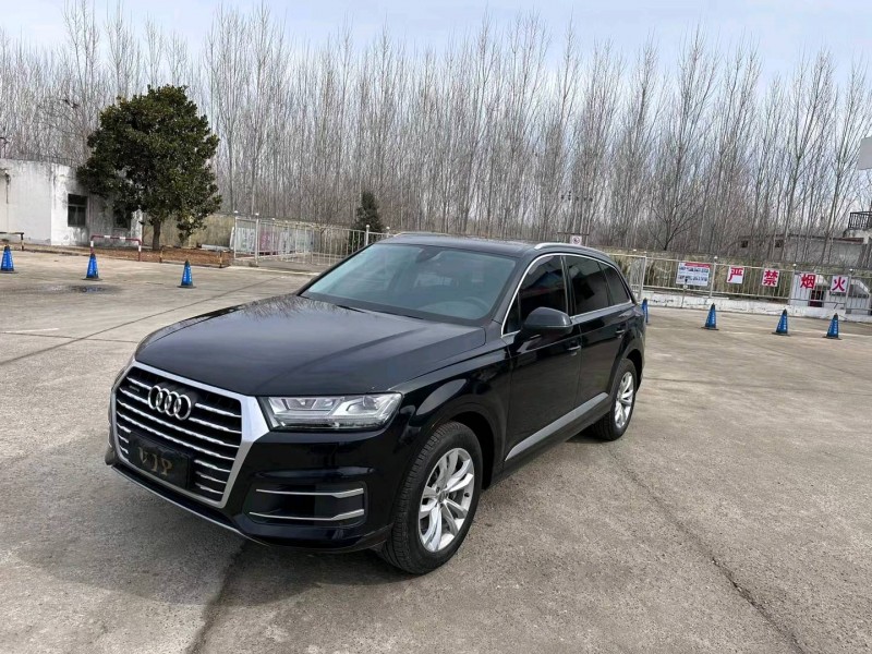 济宁17年奥迪Q73