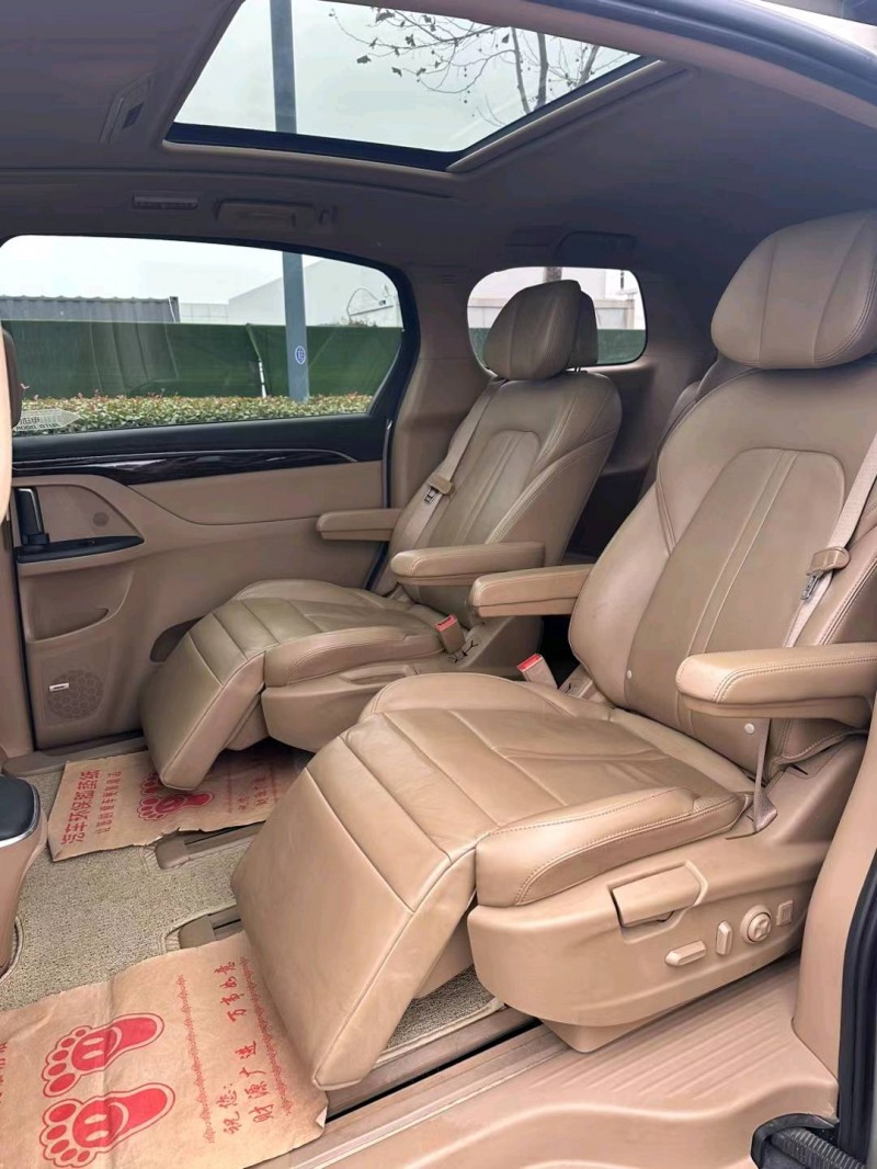 宿迁17年别克GL86