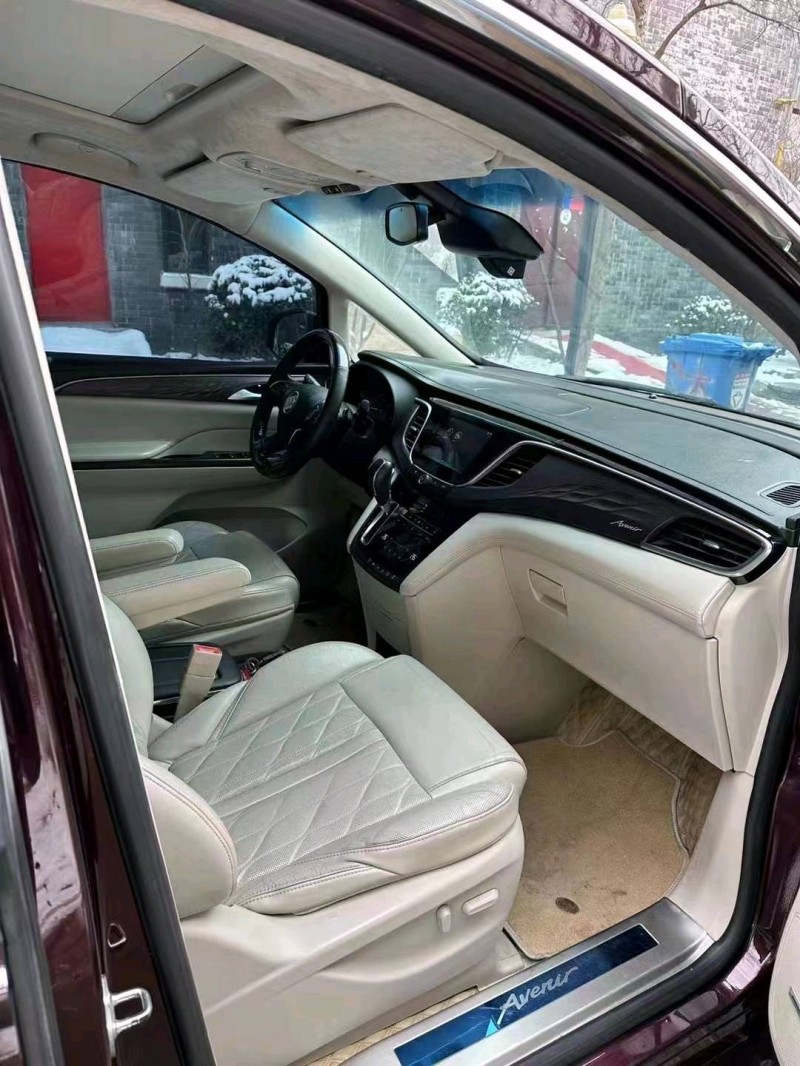 东营16年别克艾维亚9