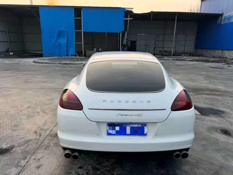 东营11年保时捷帕拉梅拉4