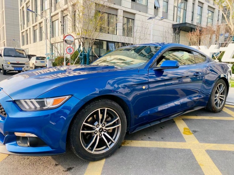 青岛17年福特野马7