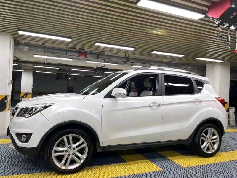 成都18年长安汽车CS353