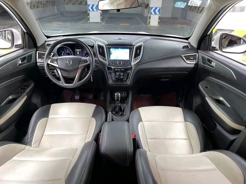 成都18年长安汽车CS359