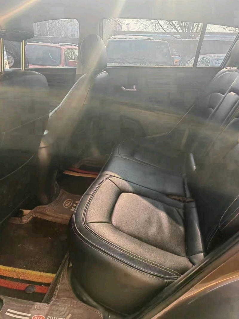 保定13年起亚智跑5