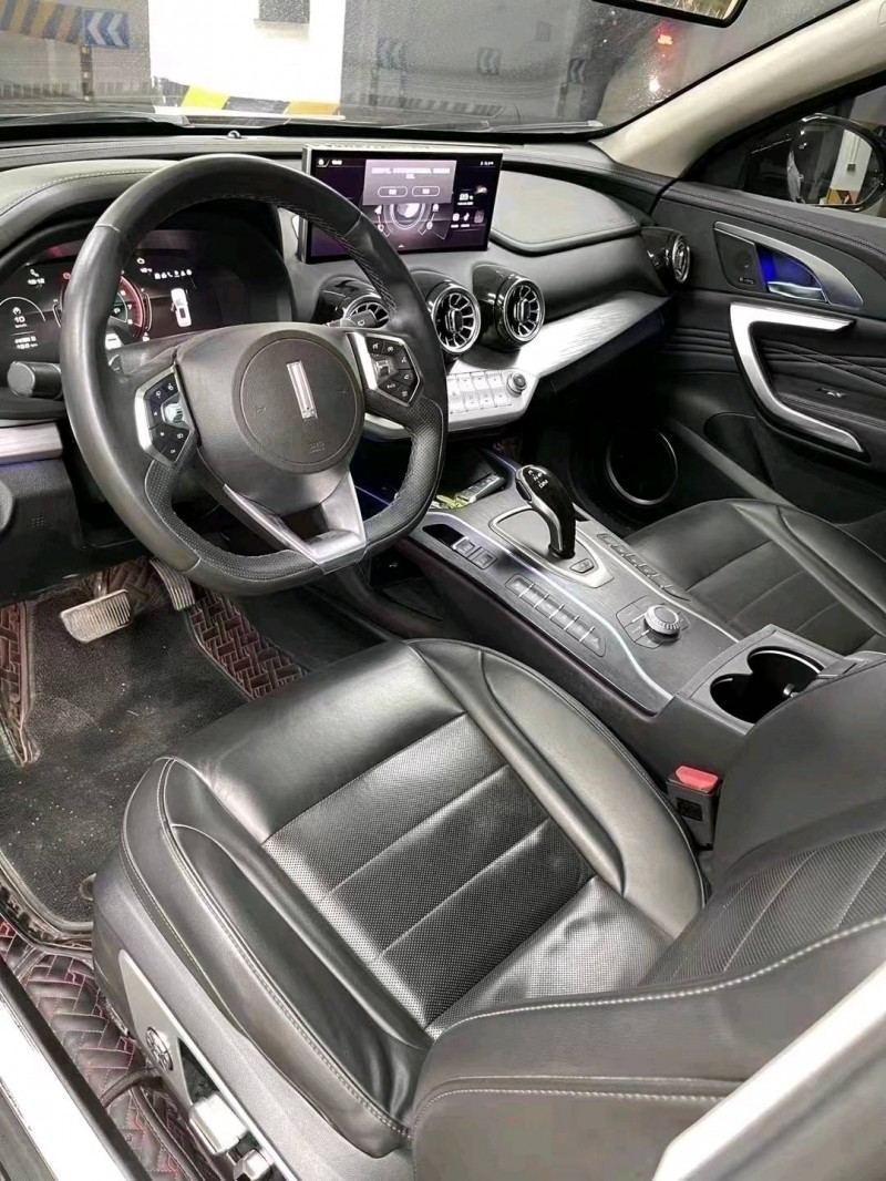 成都20年长城汽车WEY VV76