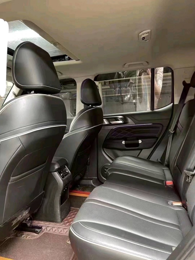 成都21年长城汽车坦克3007