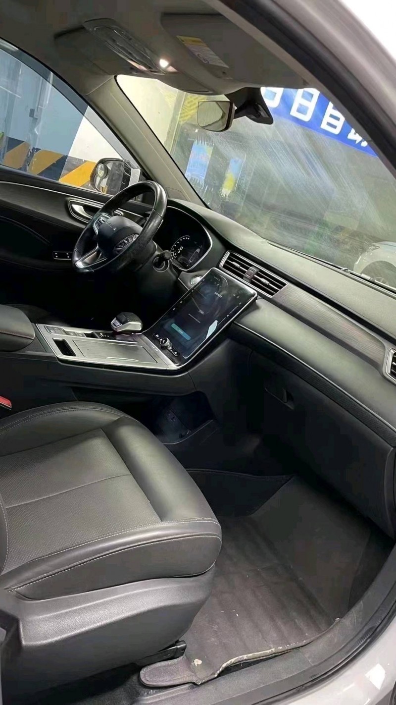 成都20年荣威RX58