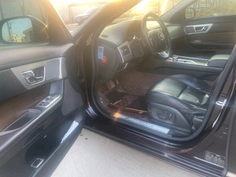 保定14年捷豹XFL8