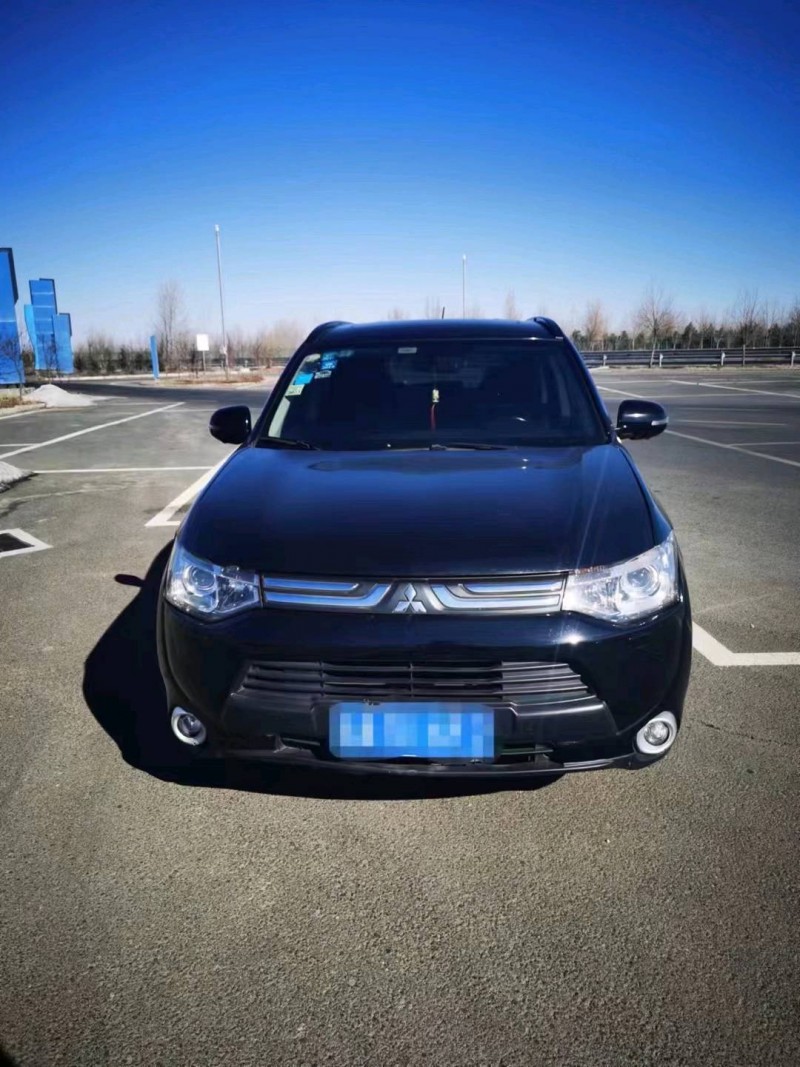 保定13年三菱欧蓝德1