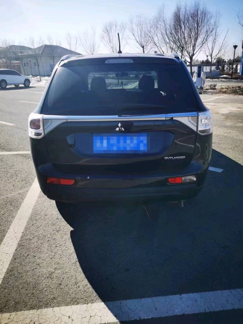 保定13年三菱欧蓝德6