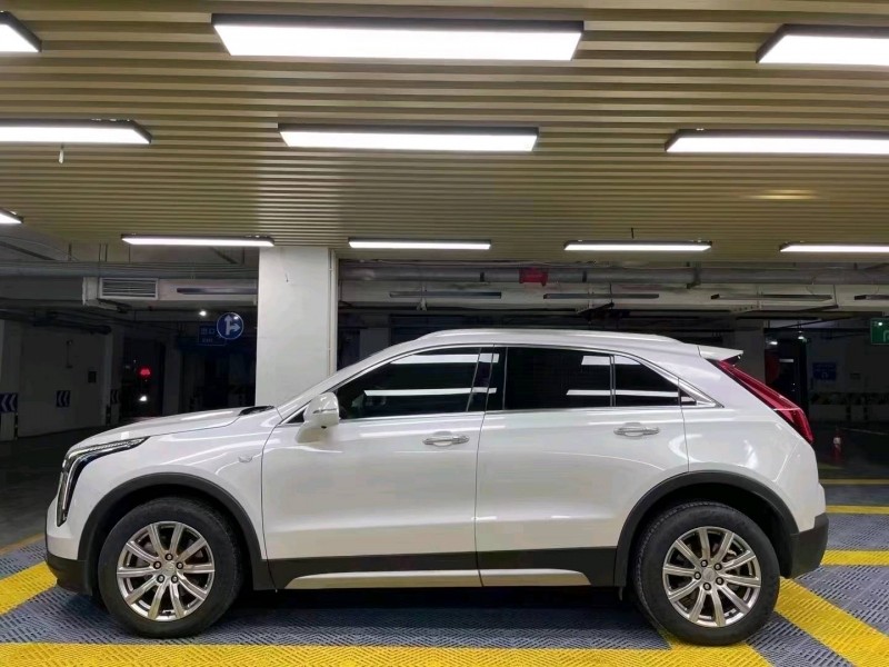 成都21年凯迪拉克XT43