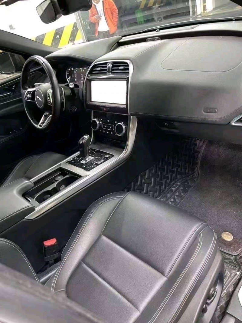 成都20年捷豹XEL8