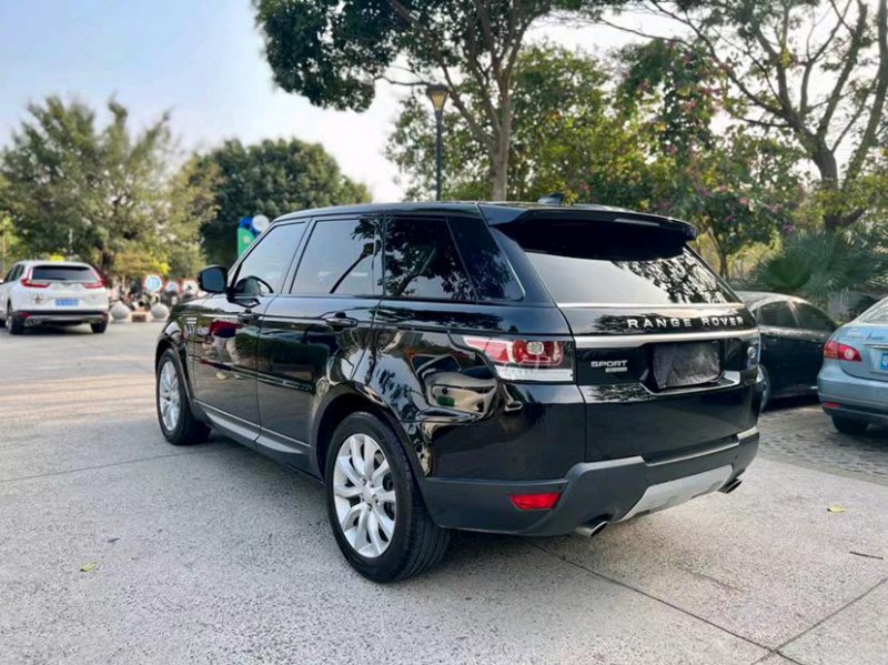 东莞17年路虎揽胜运动7