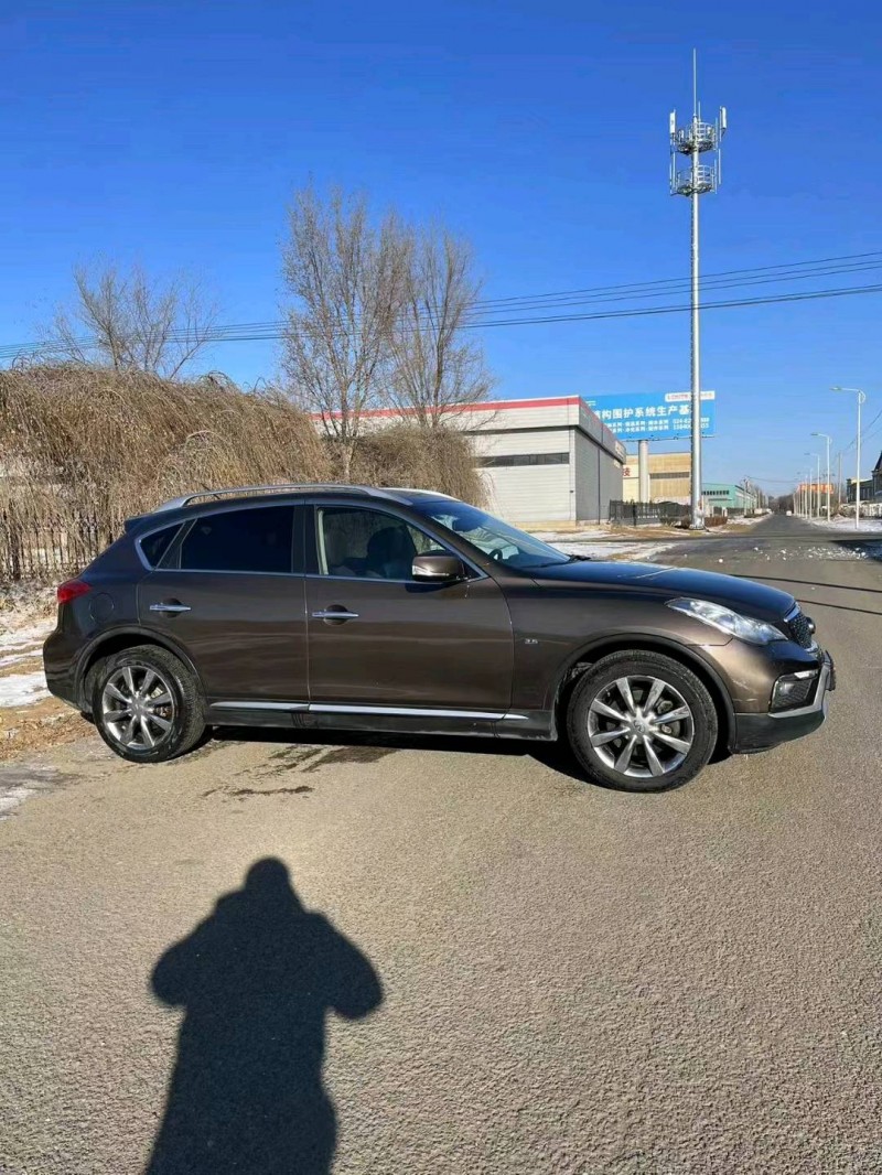 沈阳15年英菲尼迪QX502