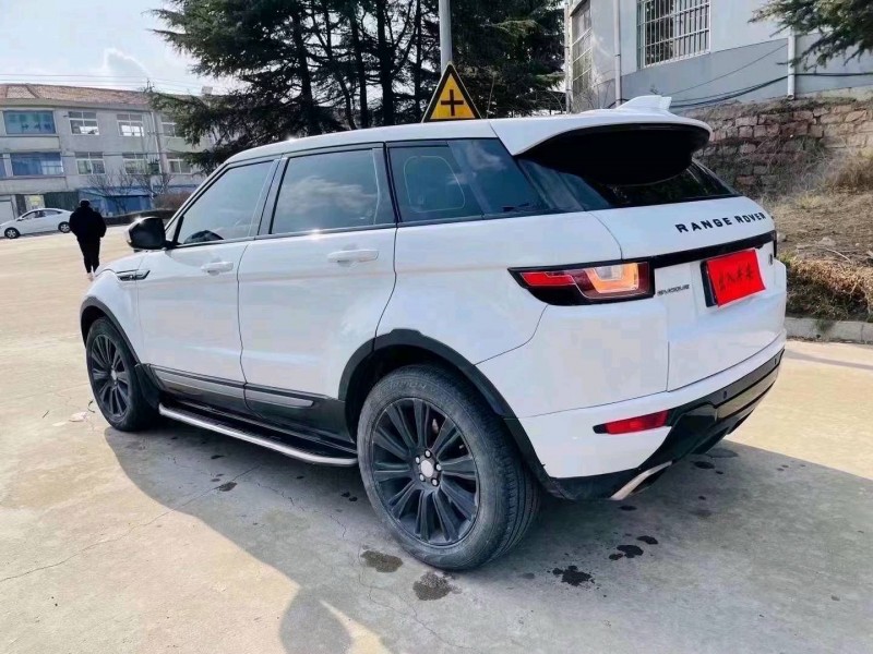 枣庄17年路虎极光9