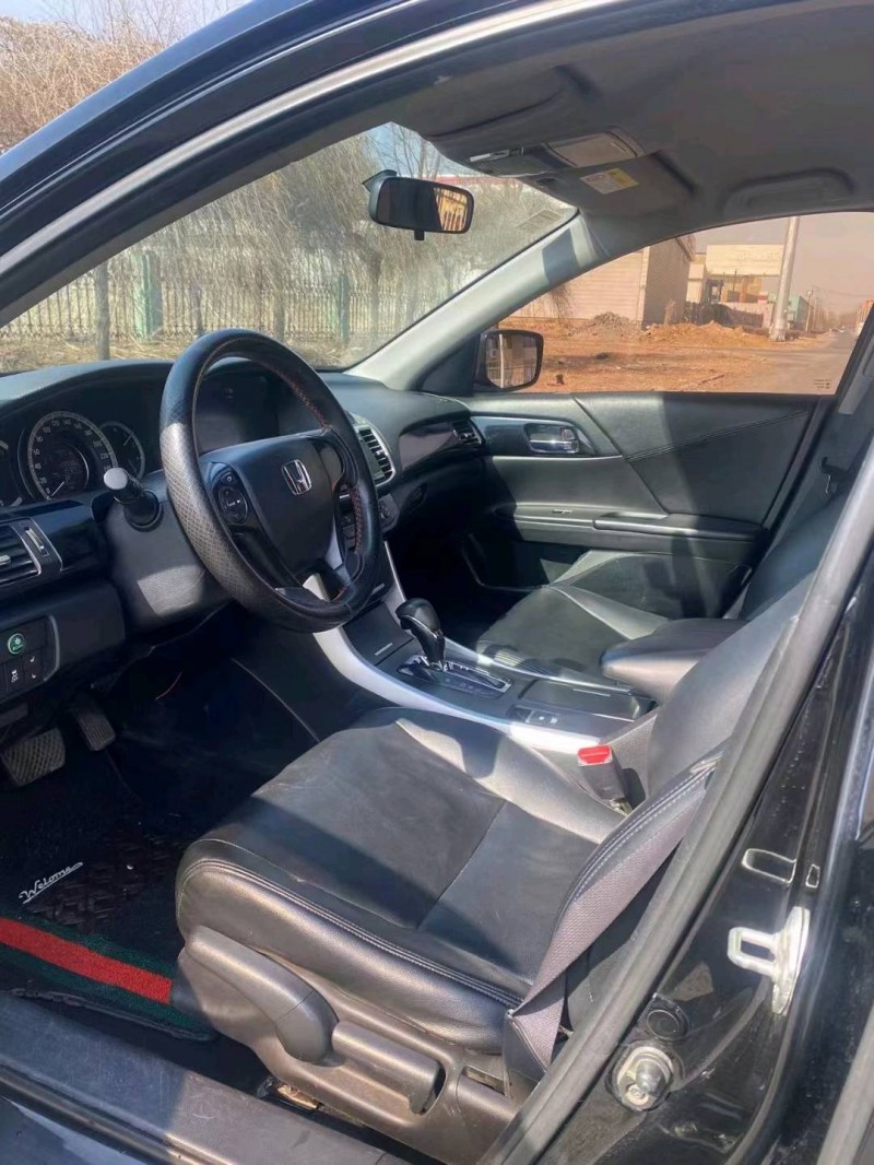 沈阳17年本田雅阁5