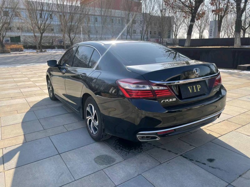 沈阳17年本田雅阁8