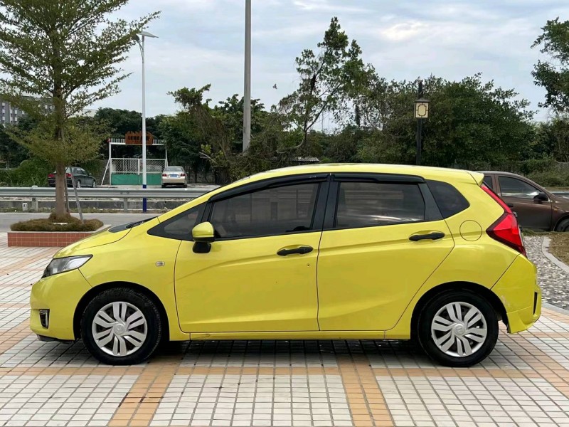 汕头16年本田飞度3