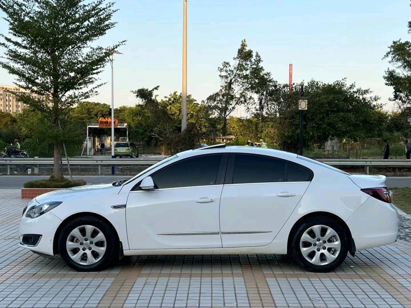 汕头15年别克君威3