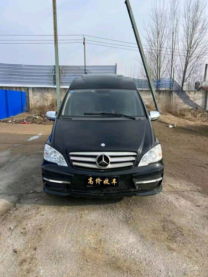 东营16年奔驰唯雅诺1