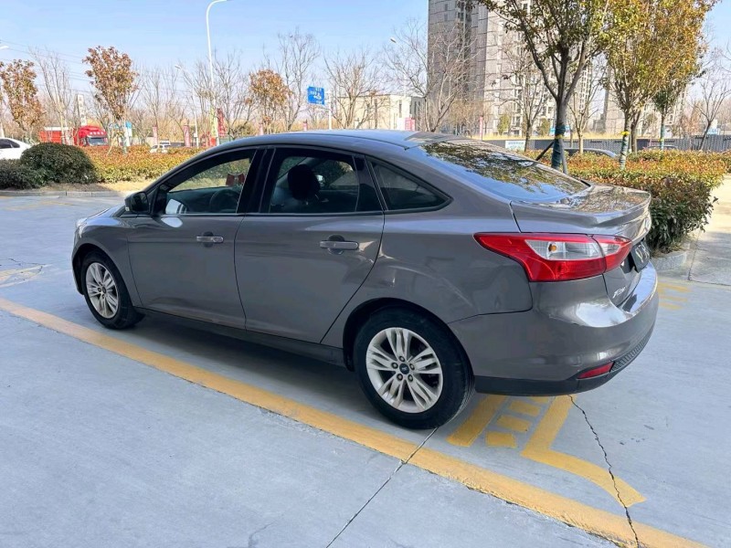 济宁15年福特福克斯7