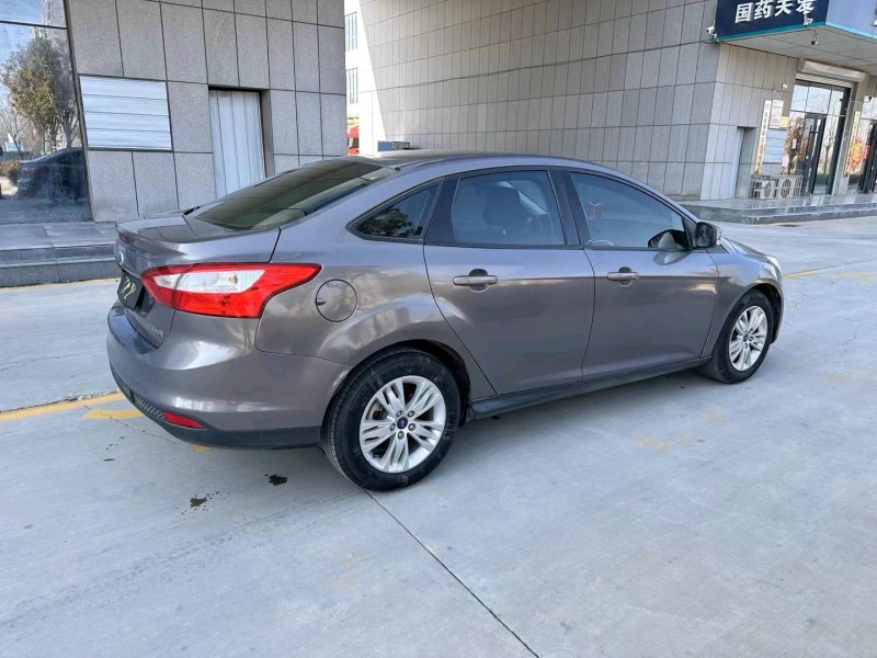 济宁15年福特福克斯8