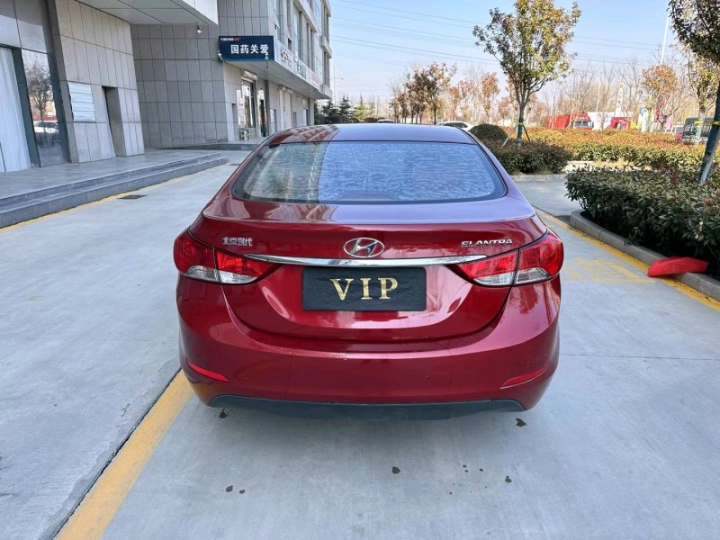 济宁13年现代朗动9