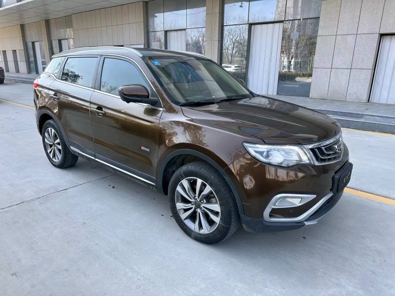 济宁16年吉利博越3