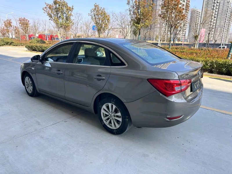 济宁16年别克英朗7