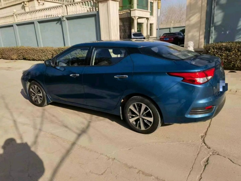 保定20年日产蓝鸟5