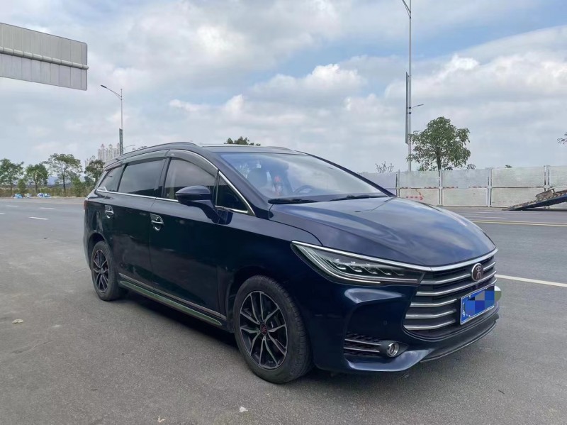 广州18年比亚迪宋MAX2