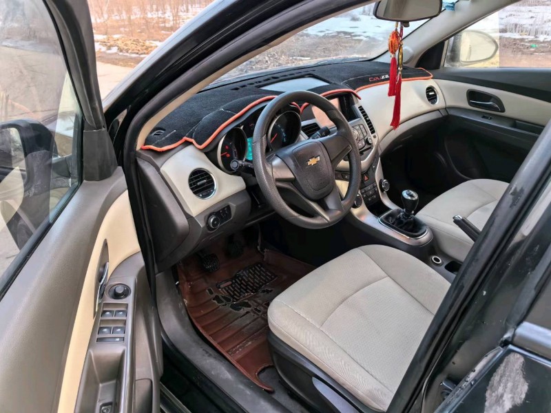 保定16年雪佛兰科鲁兹8