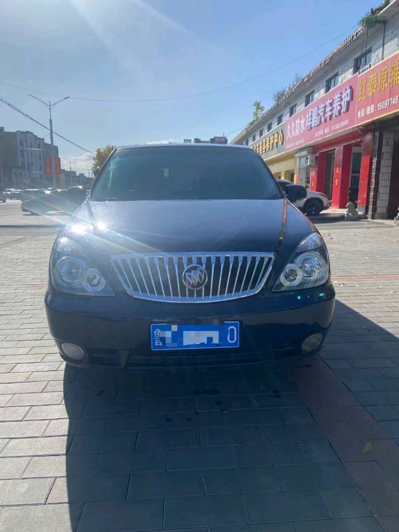 保定10年别克GL81