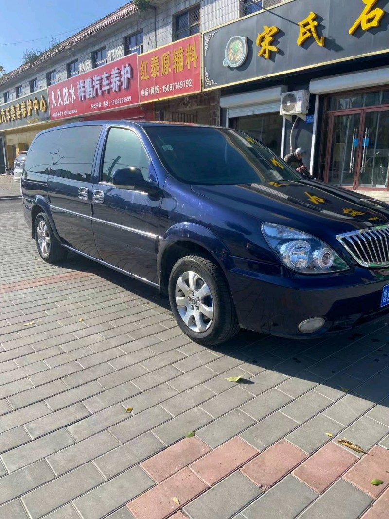 保定10年别克GL82