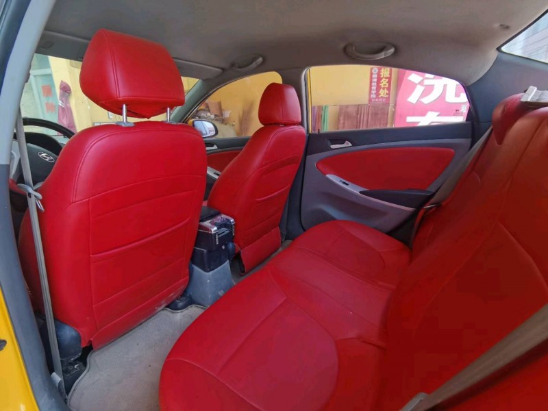 保定13年现代瑞纳6