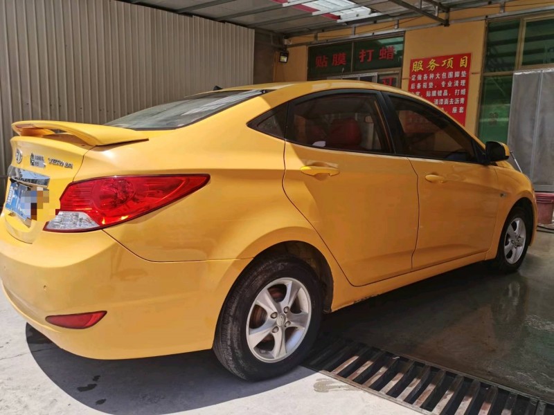 保定13年现代瑞纳8