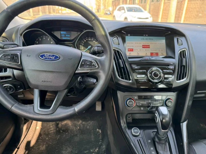 保定17年福特福克斯5