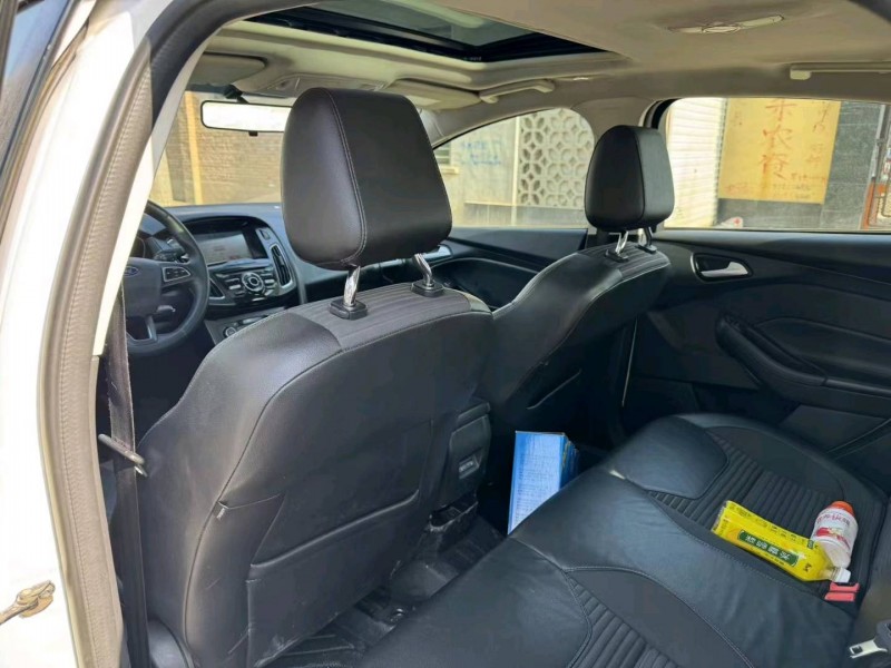 保定17年福特福克斯7