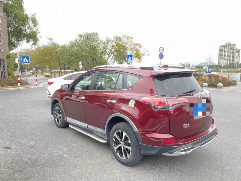 广州17年丰田RAV4荣放7