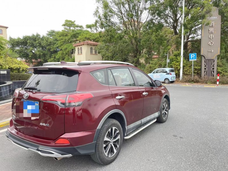 广州17年丰田RAV4荣放8