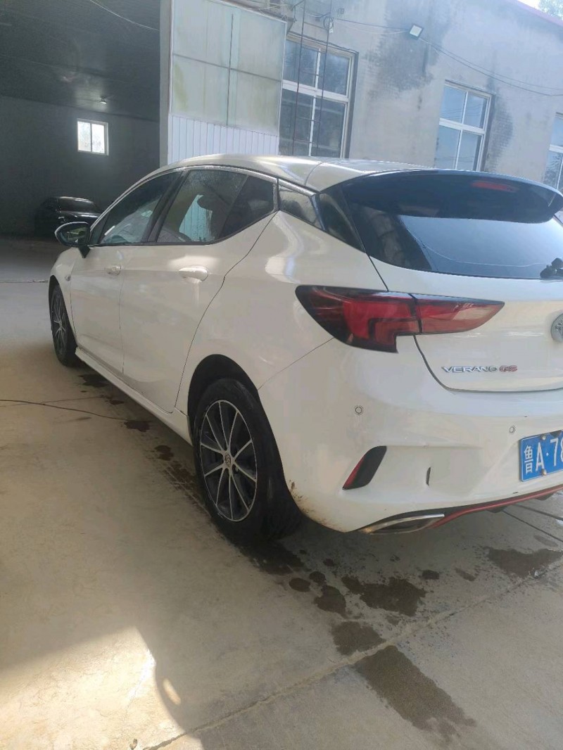 保定17年别克威朗7