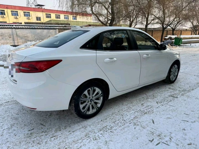 保定15年福特福睿斯4